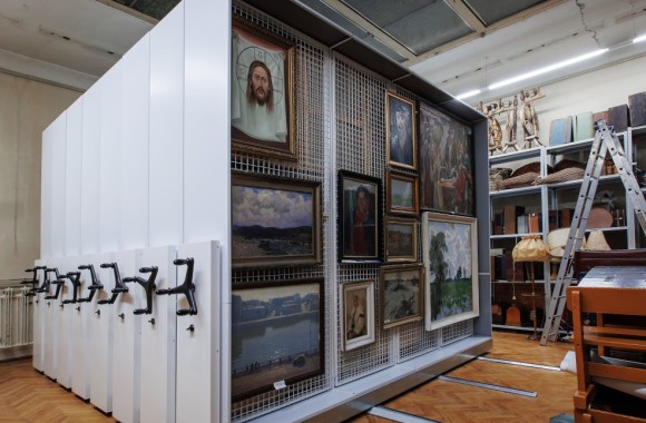 Мобильные стеллажи для картин